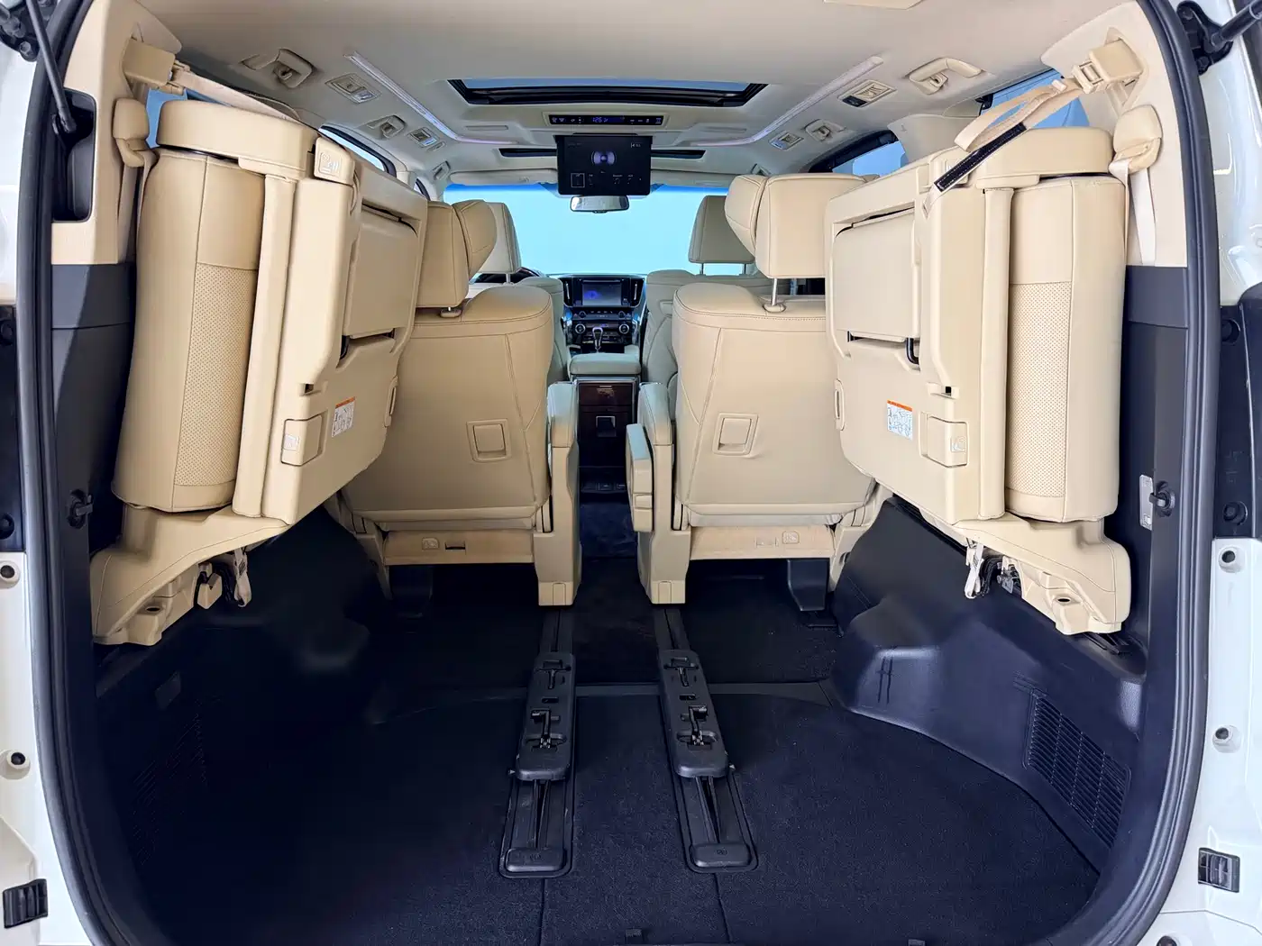 Toyota Alphard 2018 3.5L Luxury фото 10
