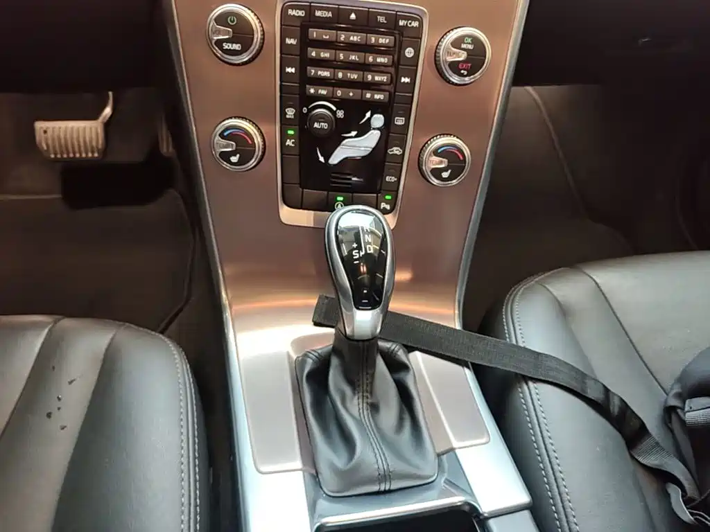 Фото 14 - Volvo XC60