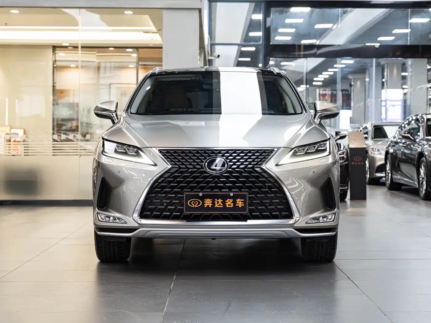 Lexus RX 2020 Facelift 300 AWD Elegance Edition фото 2