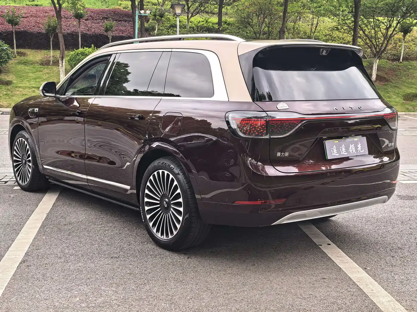 AITO Wenjie AITO M9 2025 Extended Range Ultra 52kWh 5-Seater фото 7