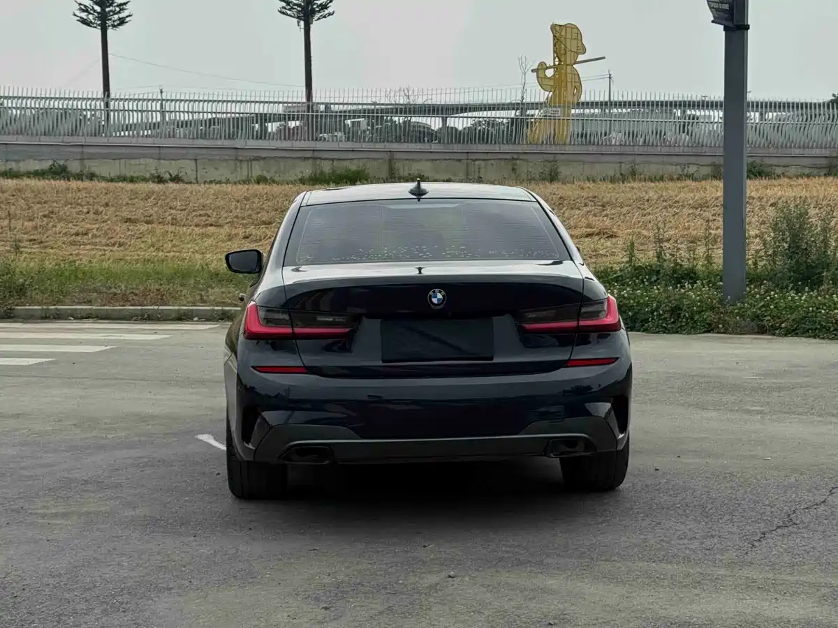 BMW 3 Series 2022 325i M Sport Shadow Edition фото 8