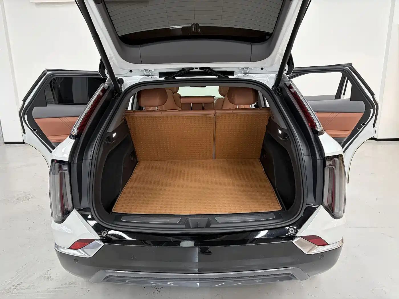 Cadillac IQ Ao Ge 2024 Standard Range фото 11