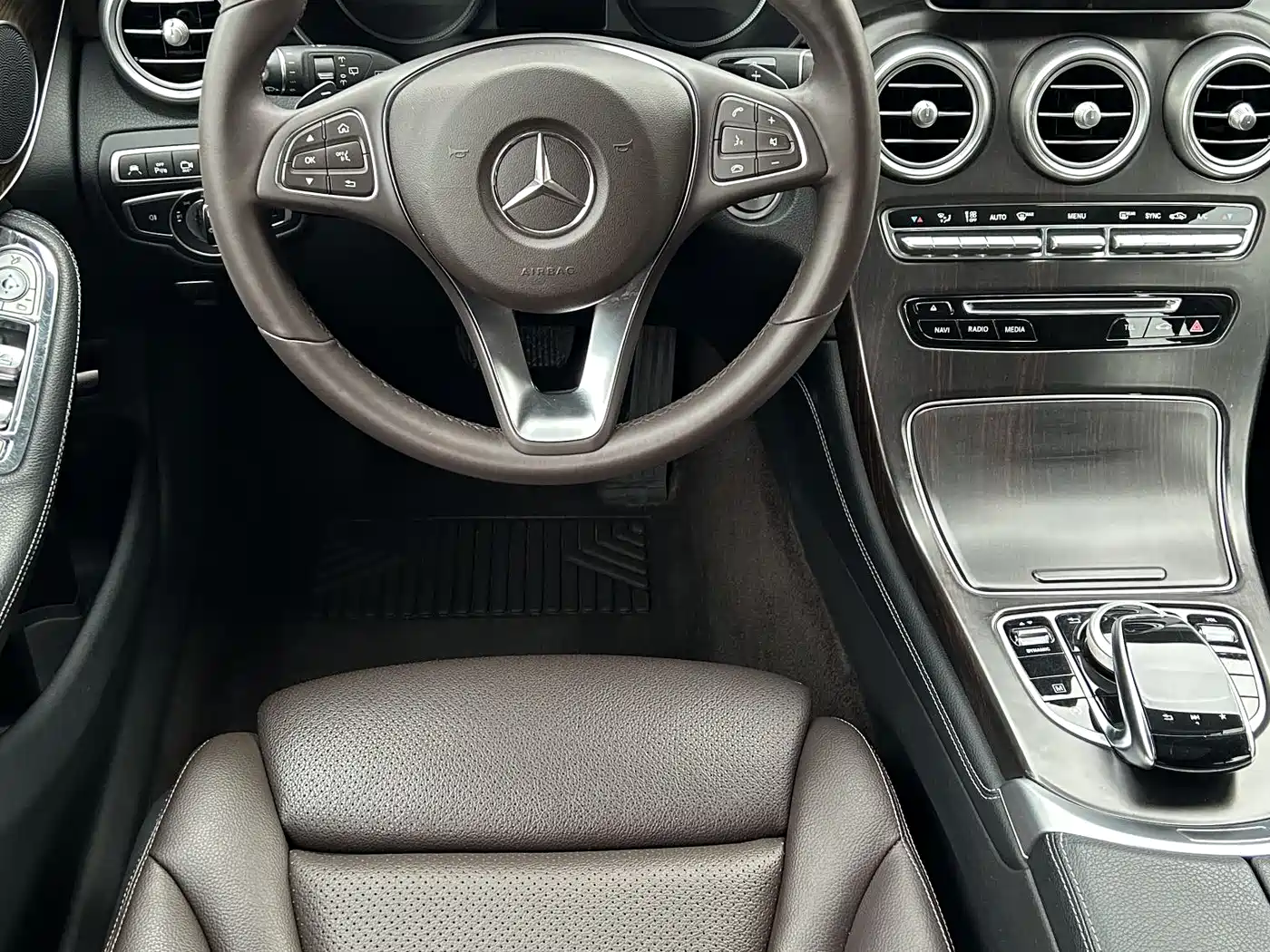 Mercedes-Benz GLC 2019 Facelift GLC 260 L 4MATIC Luxury фото 5