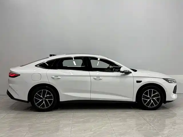 BYD Qin L 2025 DM-i Smart Drive Edition 120KM Surpassing фото 5