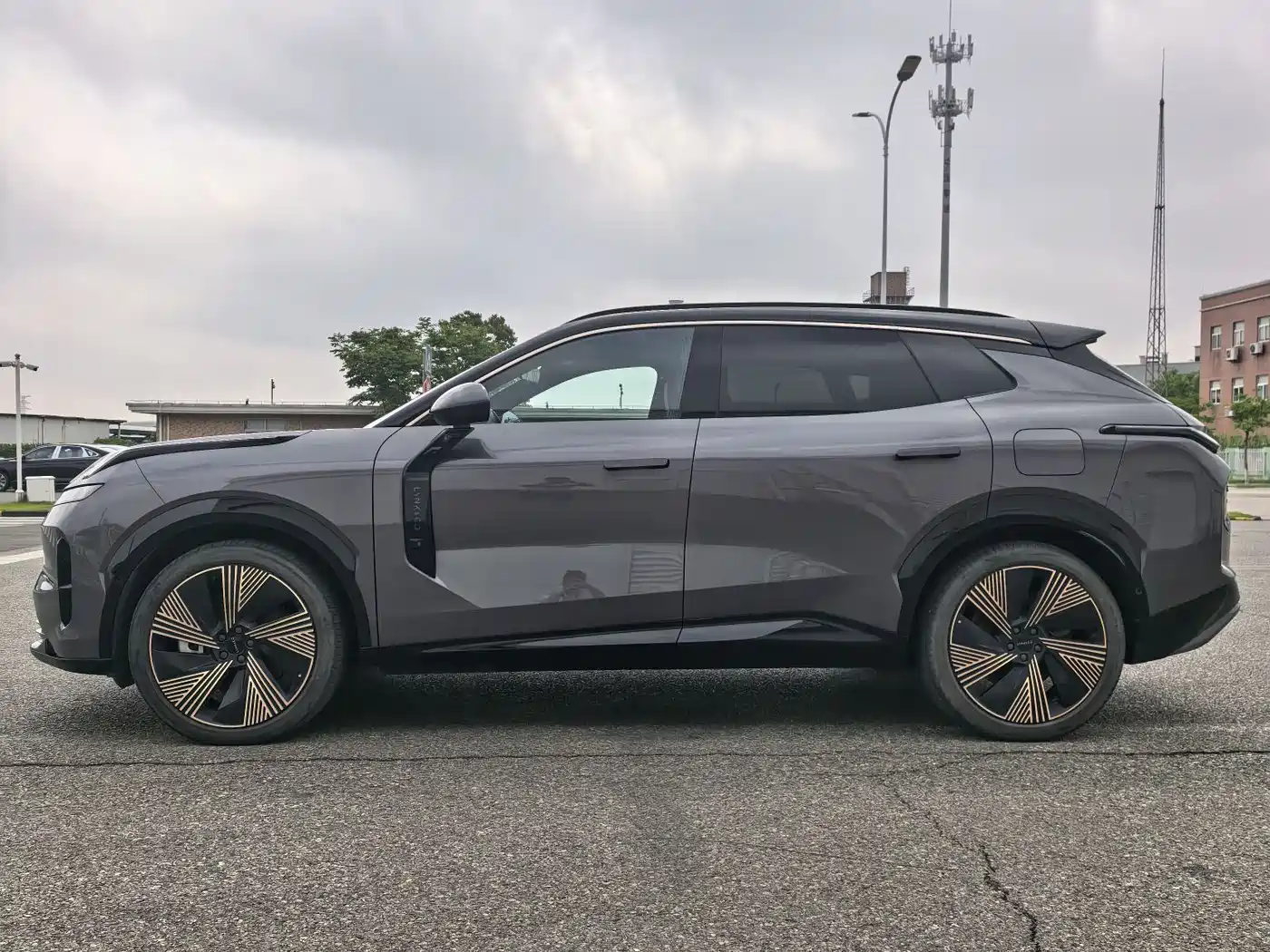 Lynk & Co 08 EM-P 2023 245km Ultra Long Range Halo фото 3