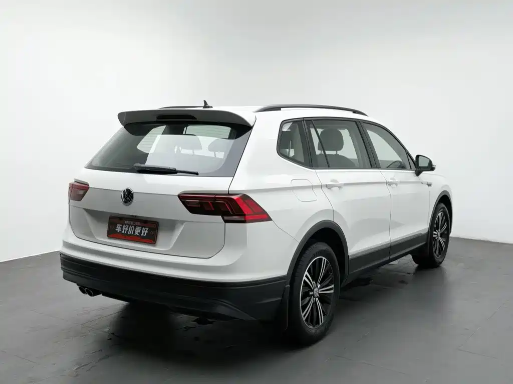 Volkswagen Tiguan, миниатюра 2