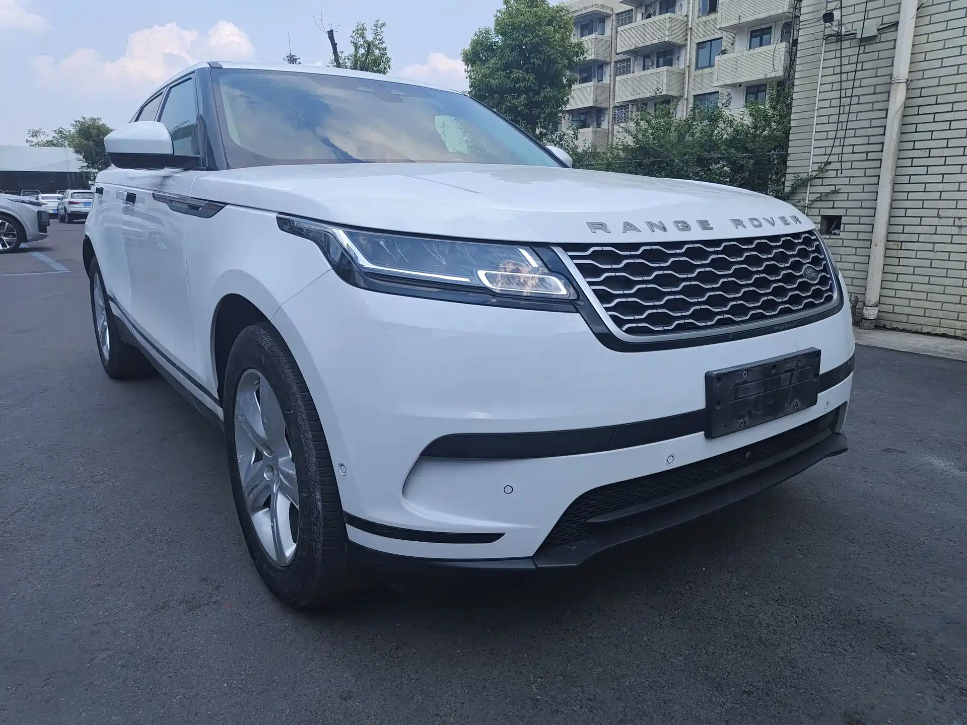 Фото 3 - Land Rover Range Rover Velar
