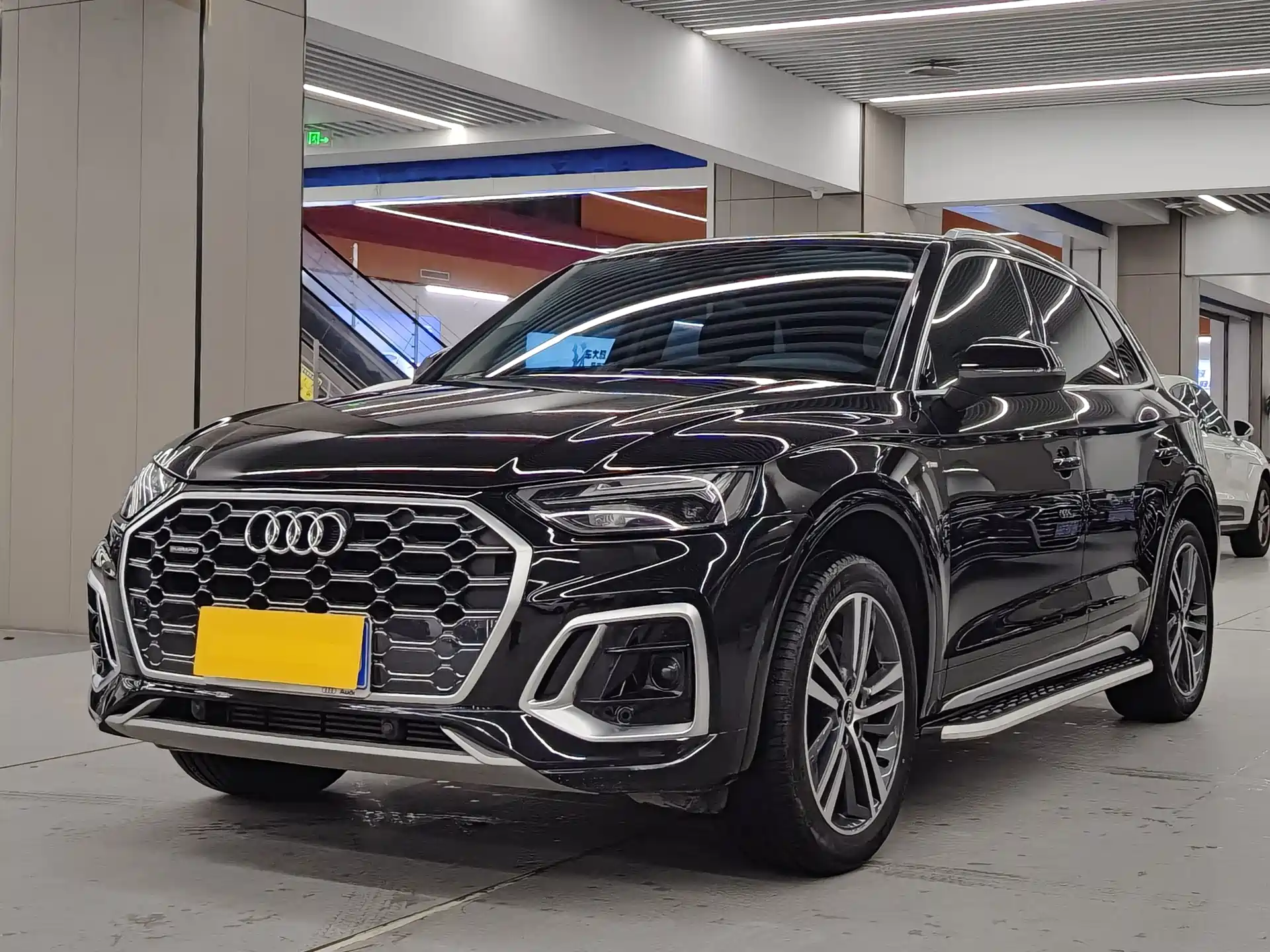 Photo 1 - Audi Q5L