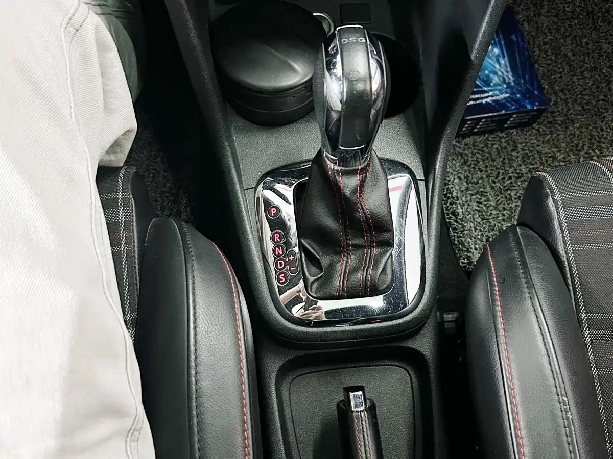 Volkswagen Polo 2012 1.4TSI GTI фото 15