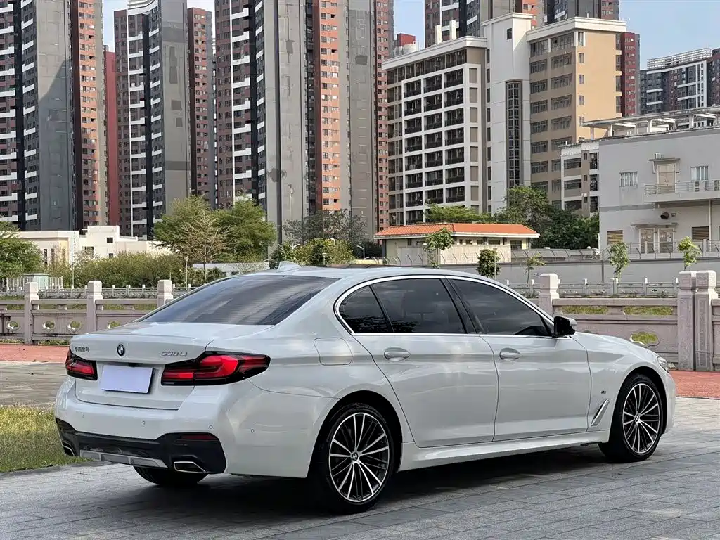 BMW 5 Series 2022 Facelift 530Li Leading M Sport Package фото 7
