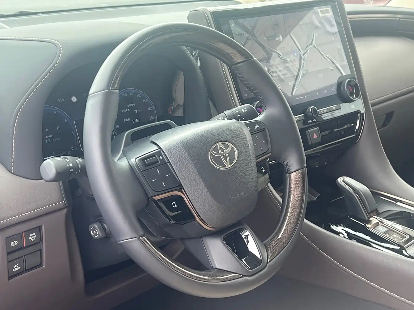 Toyota Alphard 2024 Hybrid 2.5L Ultimate Enjoyment Edition фото 7
