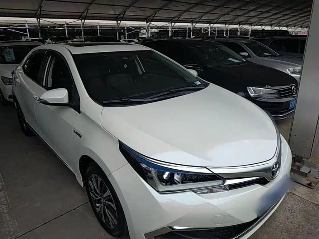 Toyota Corolla 2017 Facelift Hybrid 1.8L E-CVT Elite Edition фото 22