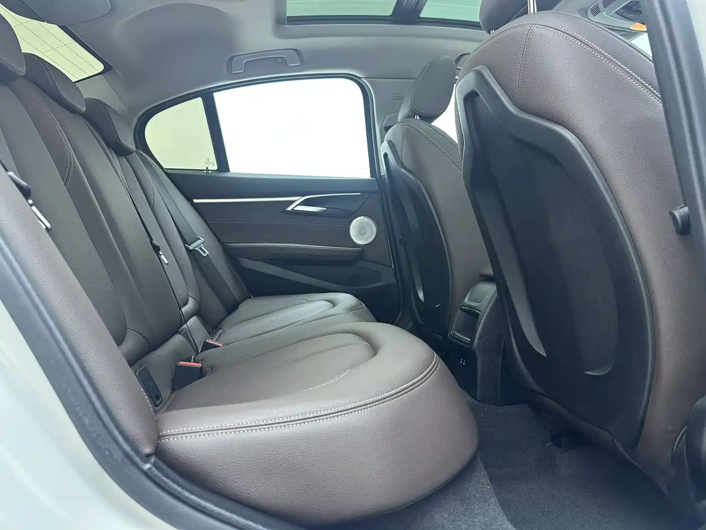 BMW 1 Series 2021 120i M Sport Shadow Edition фото 10