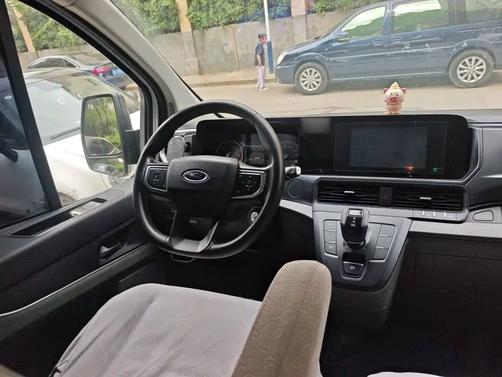 Ford Transit 2023 2023 Model 2.0T Diesel Automatic Multi-purpose Commercial Vehicle Short Wheelbase Low Roof 5/6 Seater