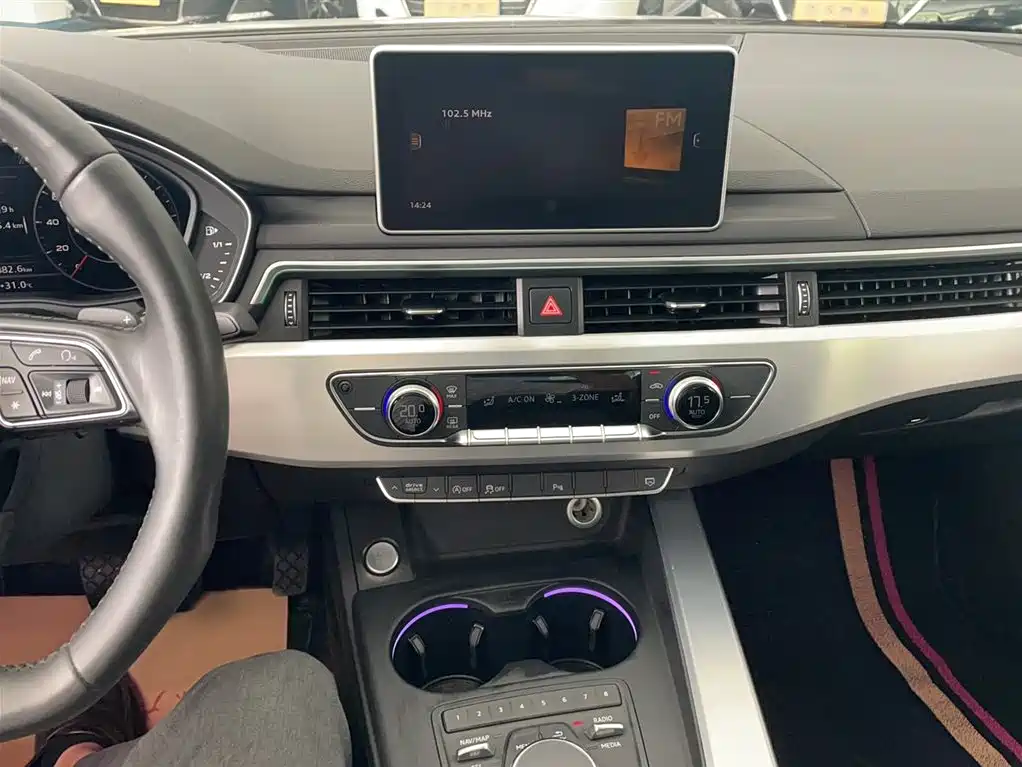 Audi A4L 2017 Plus 40 TFSI Sport фото 2