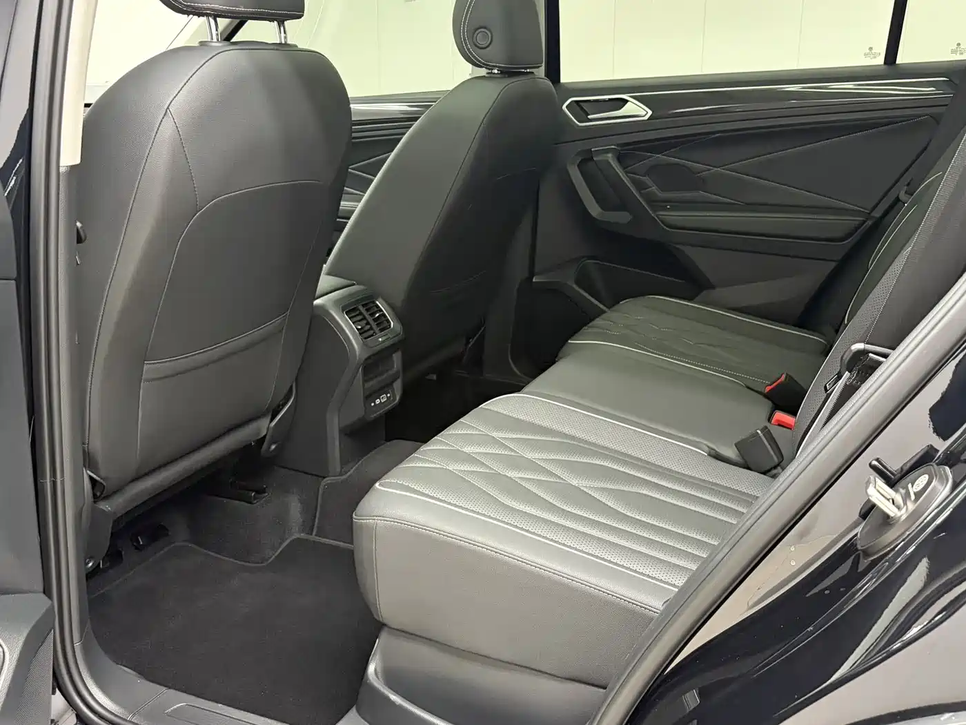 Volkswagen Tiguan L 2023 280TSI 2WD Trend Limited Edition фото 17