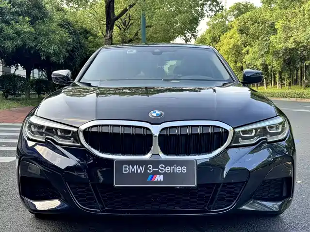 BMW 3 Series 2022 325i M Sport Package — фото 2