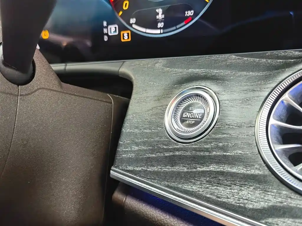 Mercedes-Benz CLS 2021 CLS 300 Luxury фото 29