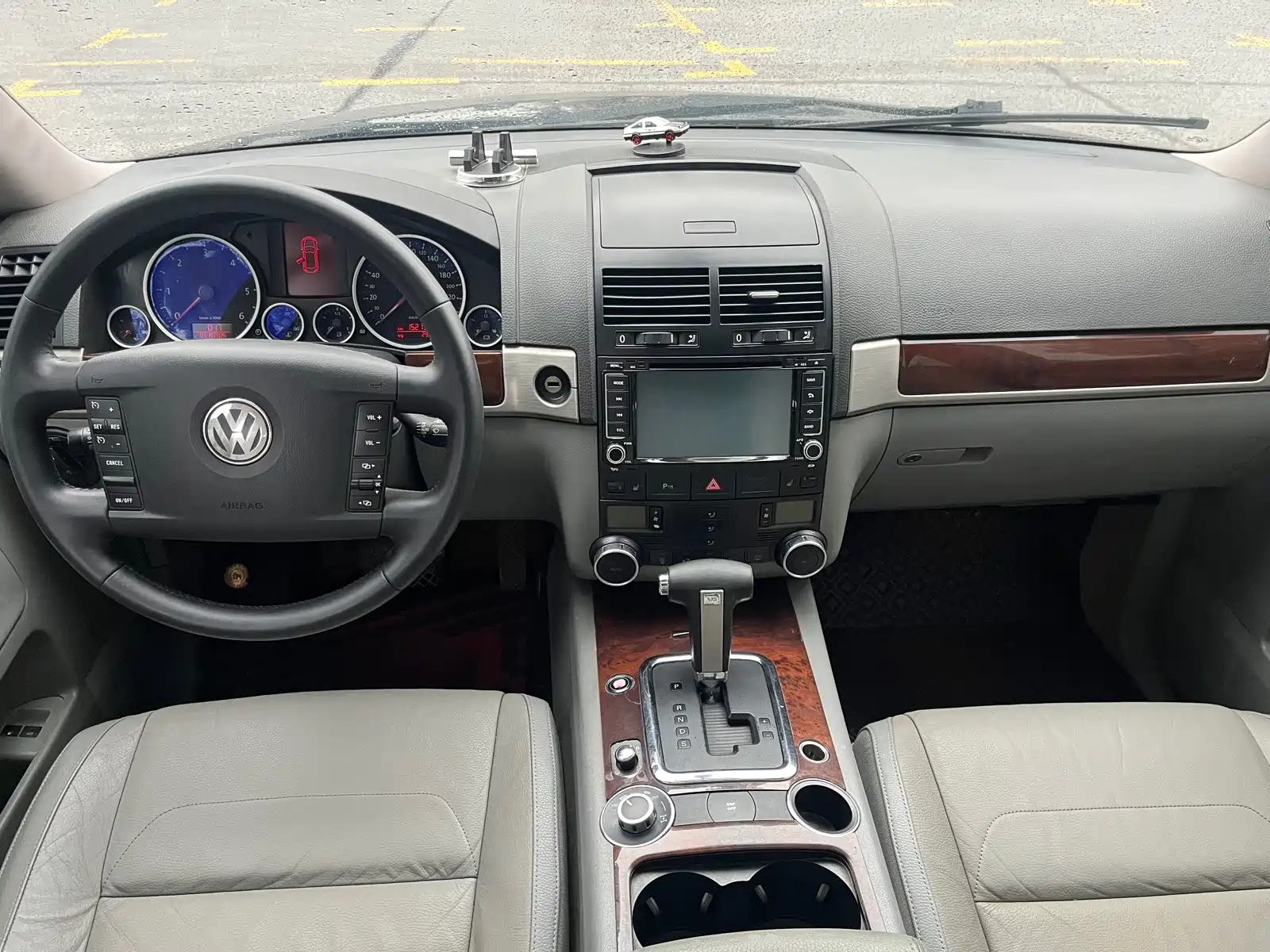 Фото 9 - Volkswagen Touareg