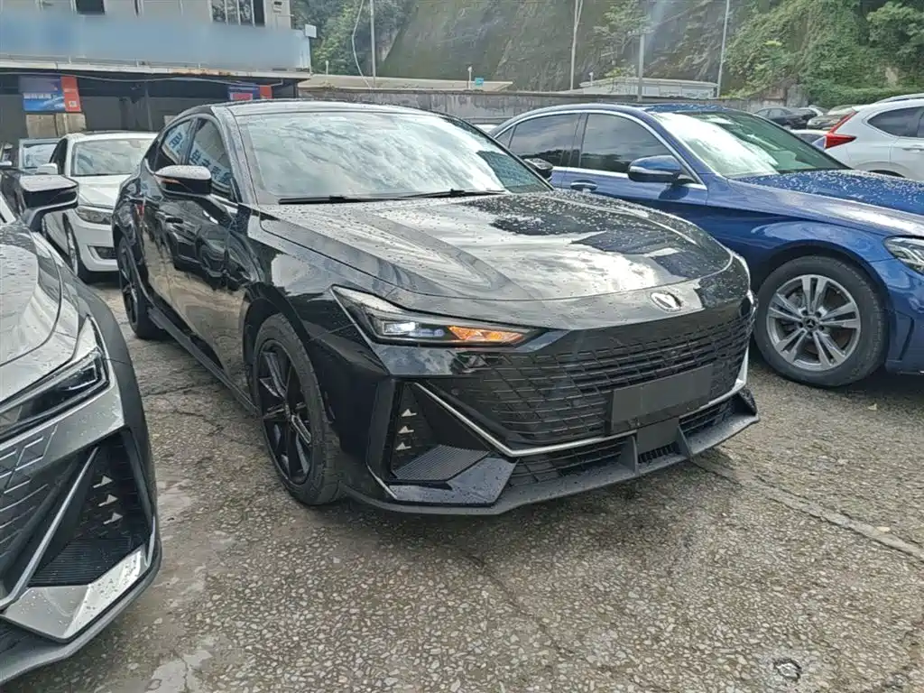CHANGAN UNI-V