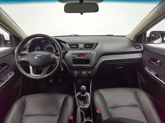 Kia K2 2012 Sedan 1.4L MT GLS Commemorative Edition — фото 5