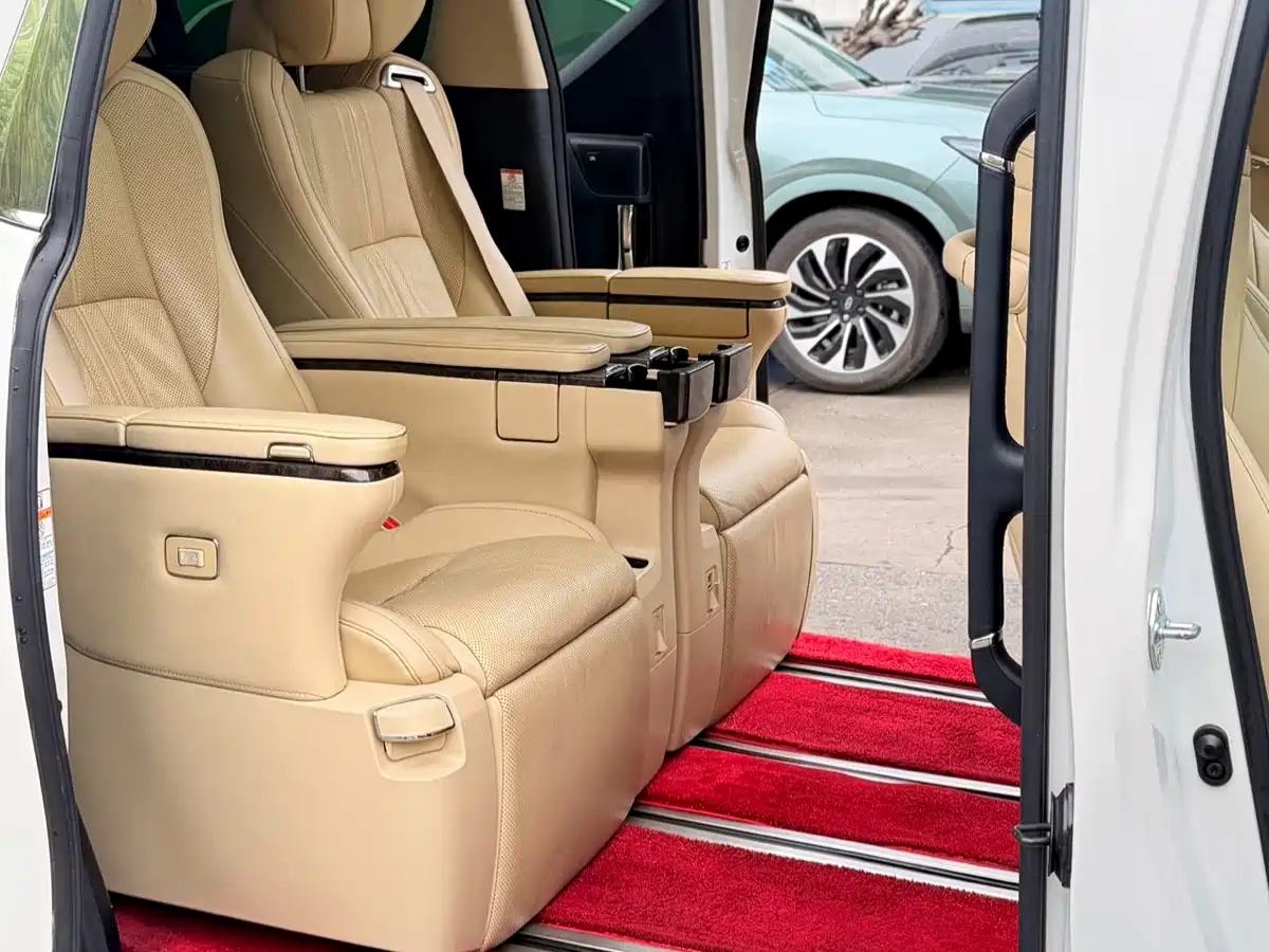 Toyota Alphard 2021 Hybrid 2.5L Ultimate фото 7