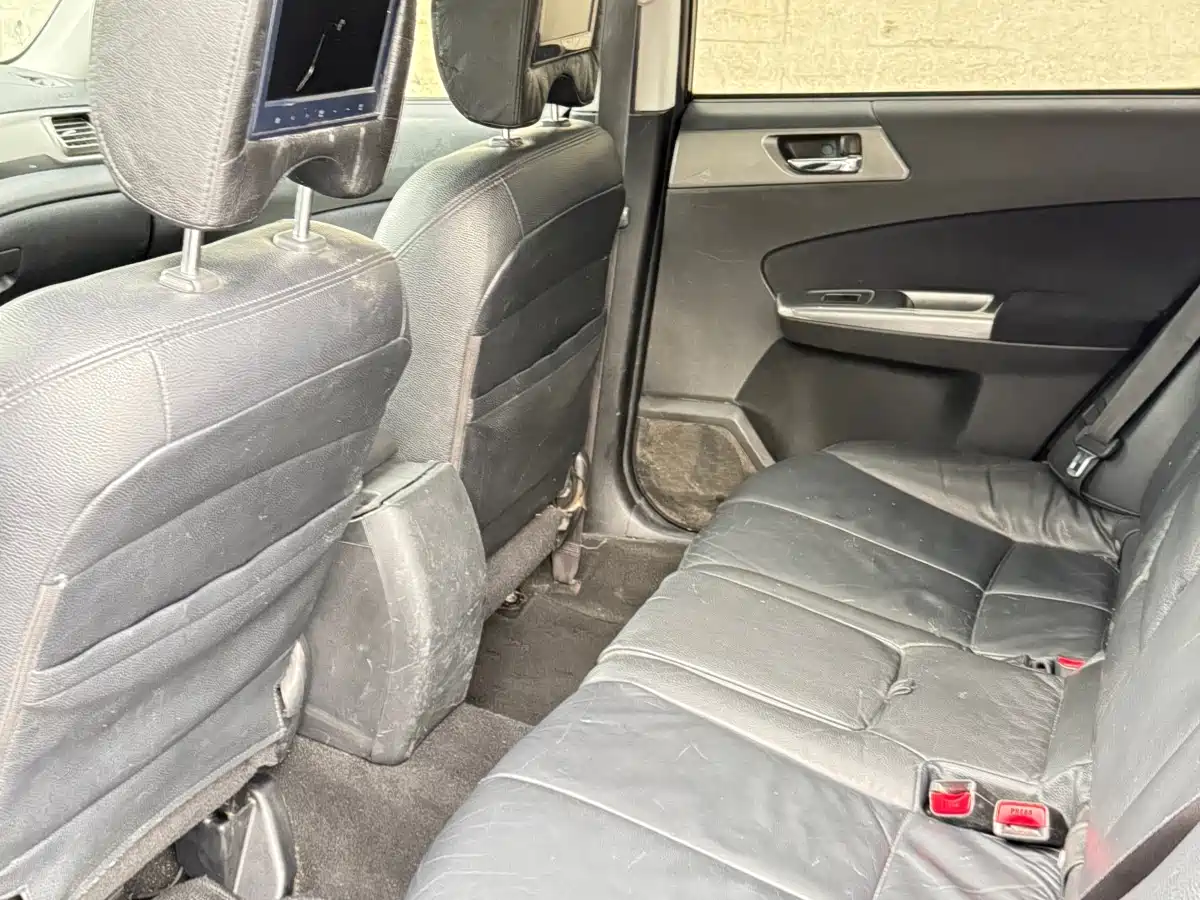 Subaru Forester 2011 2.5XS Automatic Luxury Edition фото 8