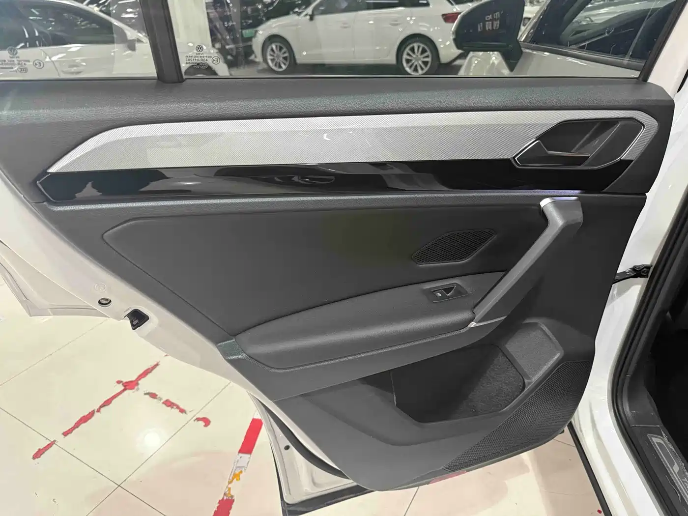 Volkswagen Tayron 2021 330TSI 2WD Luxury Smart Connect Edition фото 15