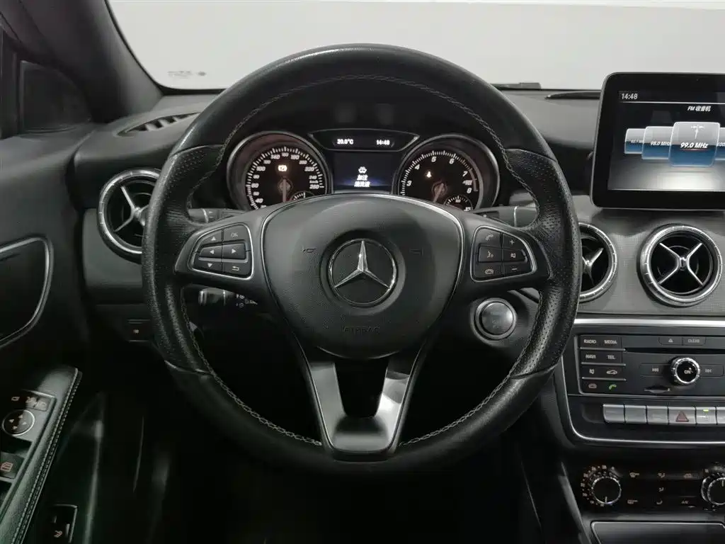 Mercedes-Benz CLA (Import) 2017 CLA 200 Dynamic фото 11
