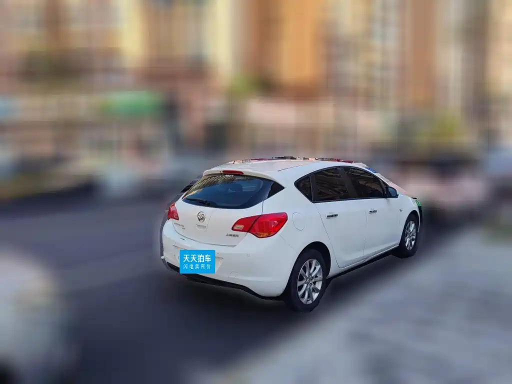 Фото 2 - Buick Excelle