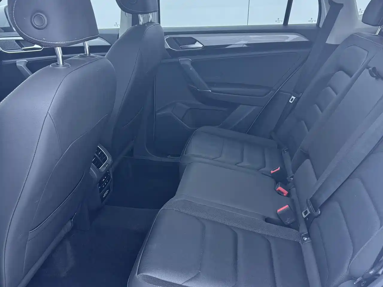 Volkswagen Tayron 2022 280TSI 2WD Luxury Smart Connect Edition фото 11