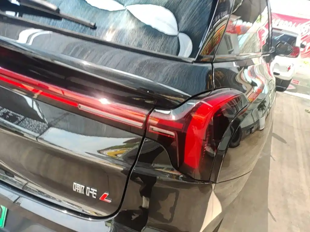 Nezha Auto Nezha L 2026 2024 Pure Electric 510 Flash Charge Red Edition