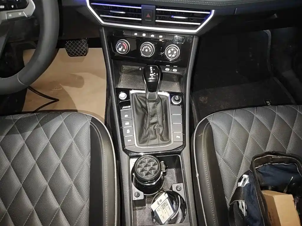 Volkswagen Sagitar 2025 300TSI DSG Surpass Edition фото 14