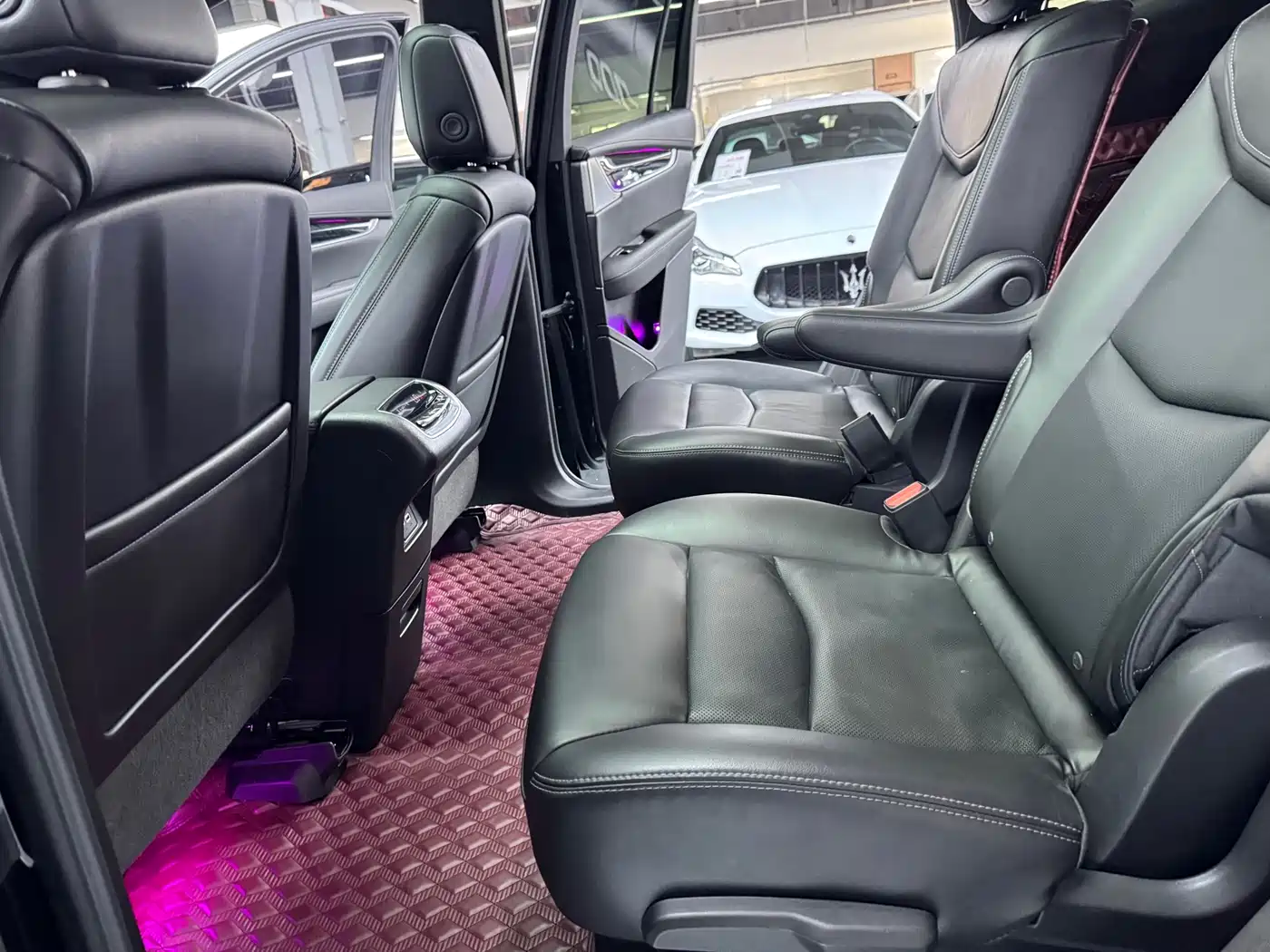 Cadillac XT6 2022 2.0T 6-Seater 4WD Luxury Edition фото 17