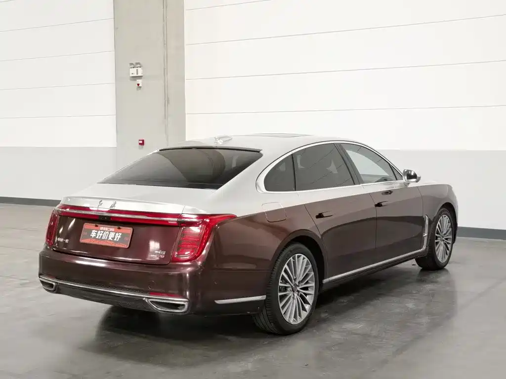 Photo 2 - Hongqi H9