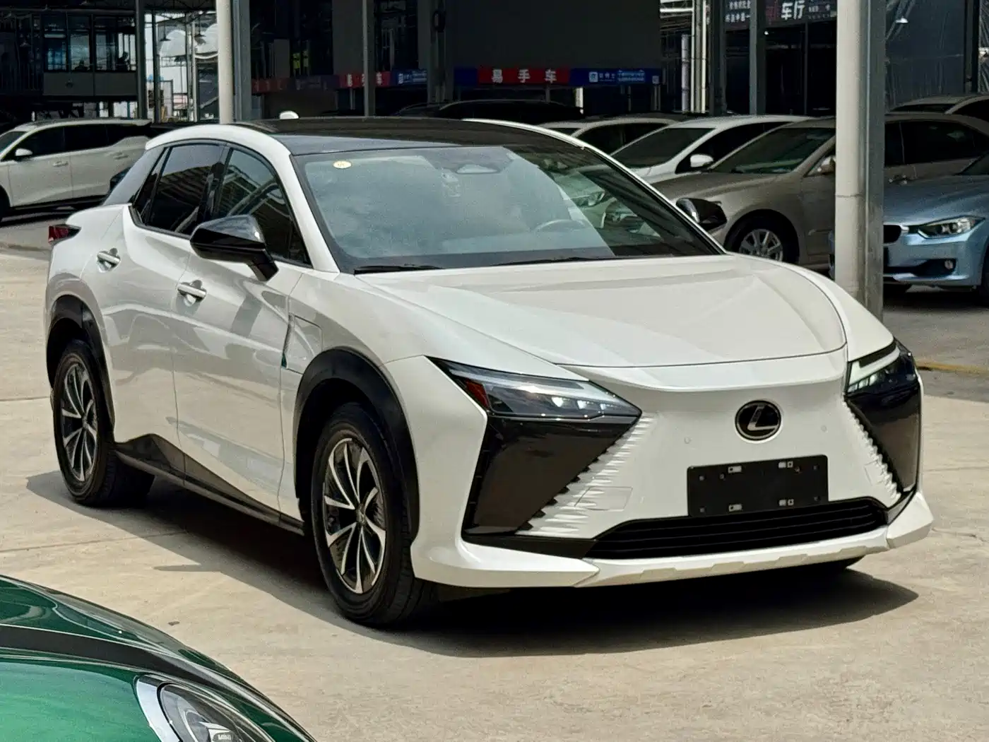 Lexus RZ 2023 2023 450e 4WD Deluxe