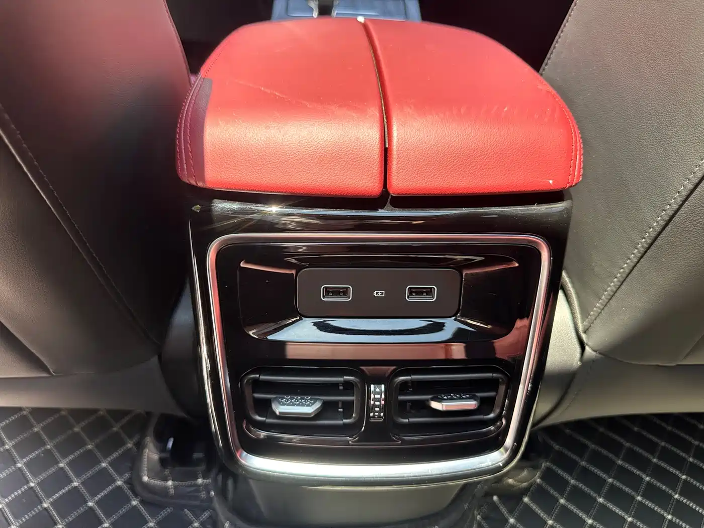Jetour X70 PRO 2023 2023 Model 1.5T DCT Comfort 7-Seater