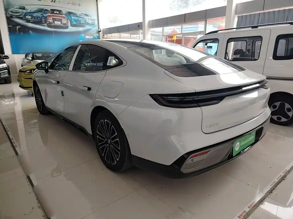 Geely Galaxy Galaxy Xingyao 8 2026 2025 60km EM-i Luxury Edition
