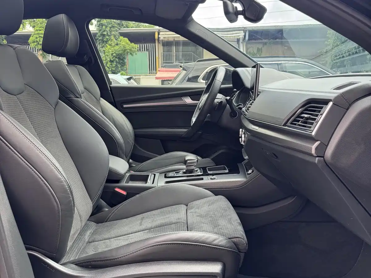 AUDI Q5L SPORTBACK