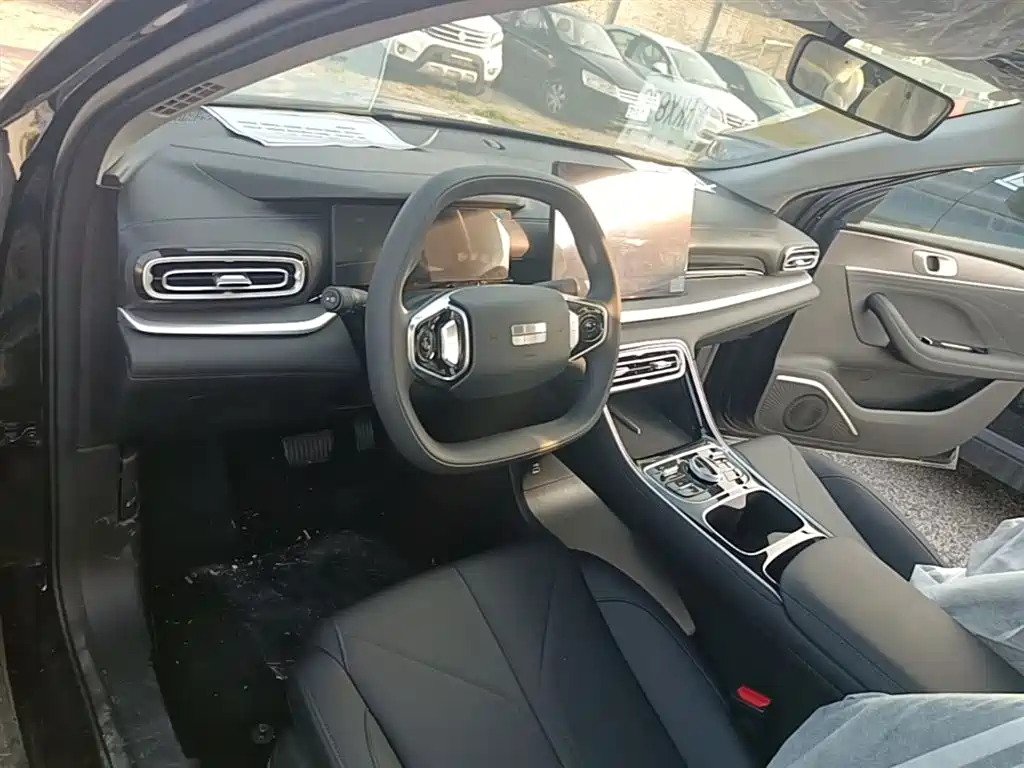 Geely Galaxy Galaxy Stellar 6 2025 60km Voyager Edition фото 10