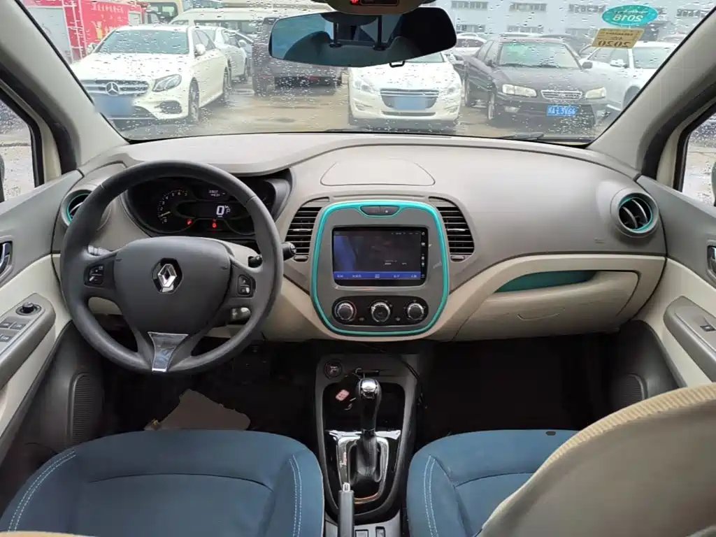 Фото 10 - Renault Captur