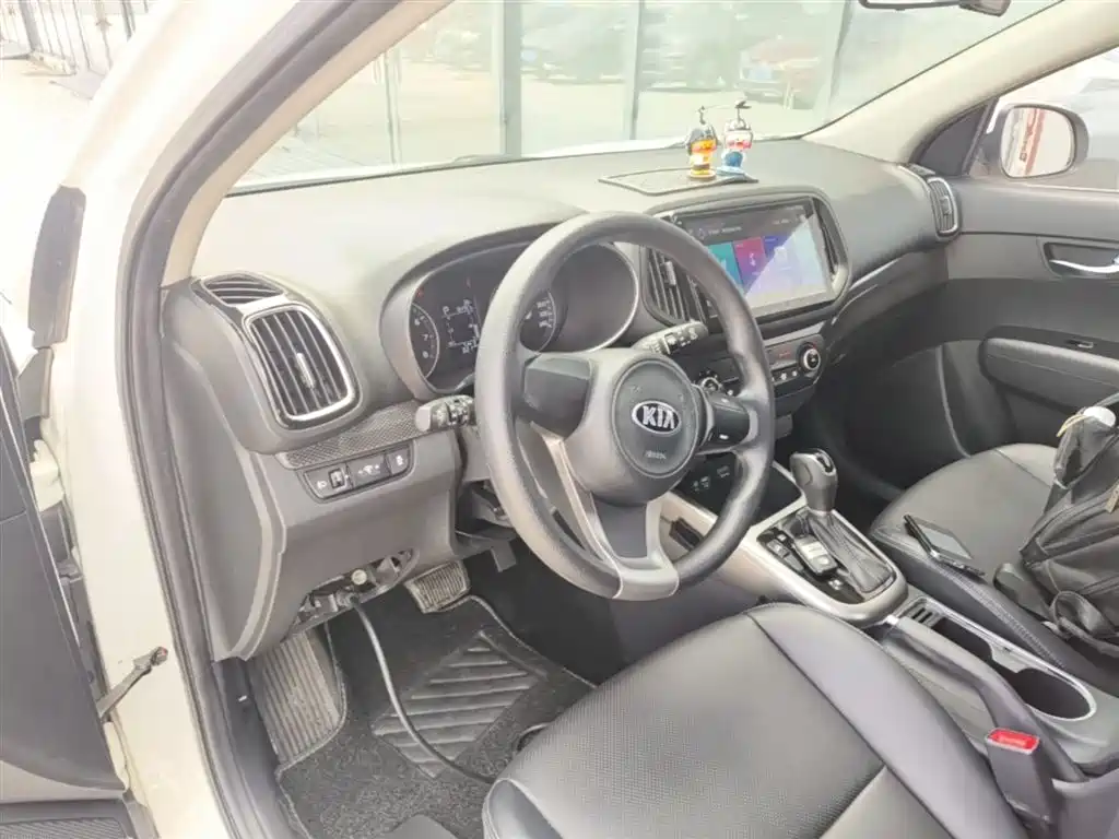 Kia KX3 Smart Run 2015 1.6L Automatic 2WD DLX фото 10