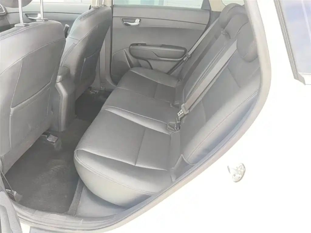 Kia KX3 Smart Run 2015 1.6L Automatic 2WD DLX фото 17