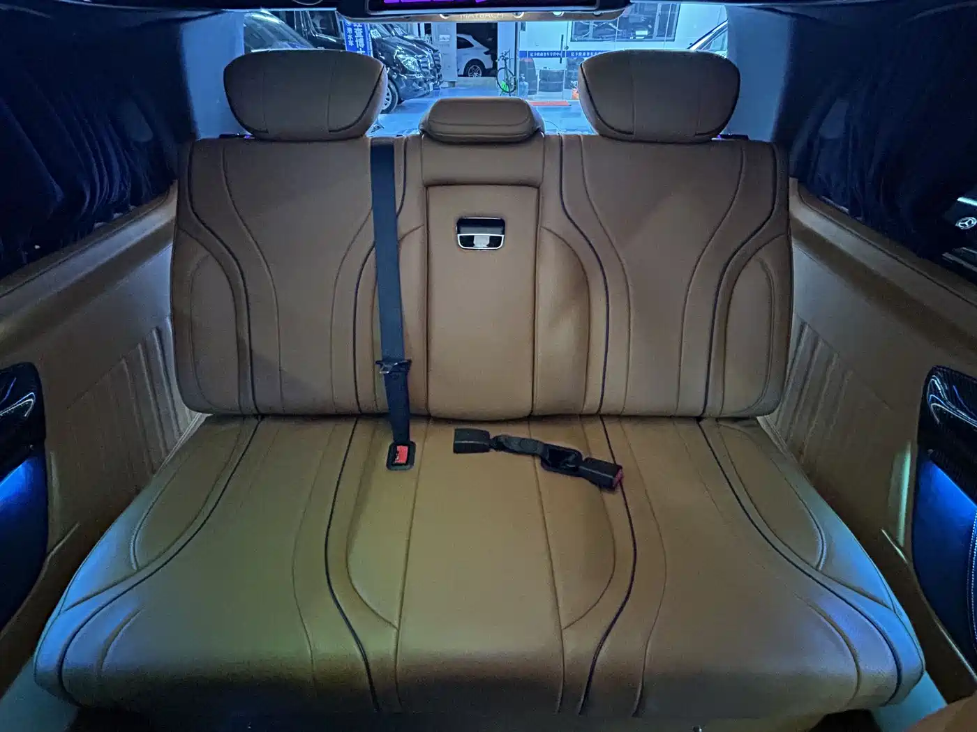 Mercedes-Benz Vito 2023 2.0T Business 7-Seater фото 16
