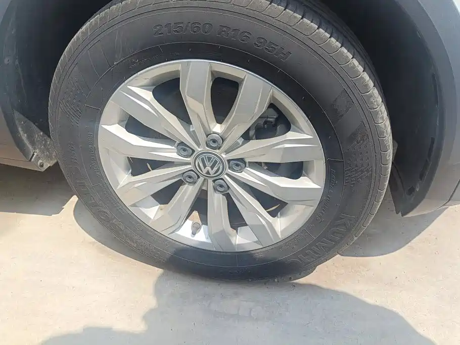 Фото 6 - Volkswagen T-ROC