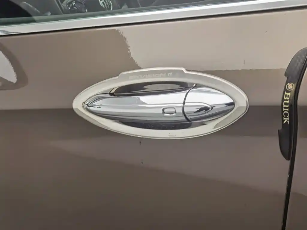 Photo 18 - Buick Envision Plus