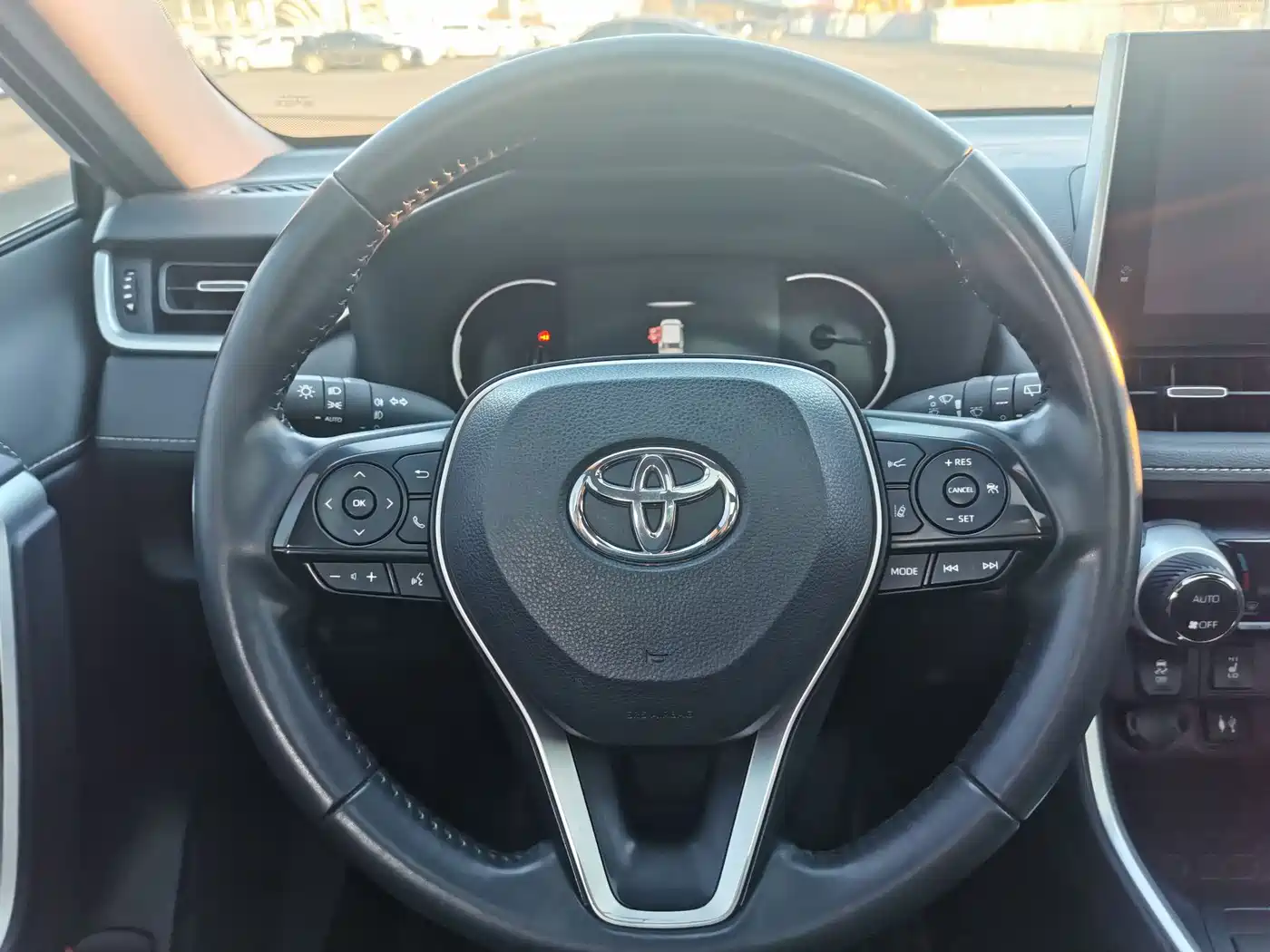 Toyota RAV4 Rongfang 2020 2.0L CVT 2WD Prestige Edition фото 13