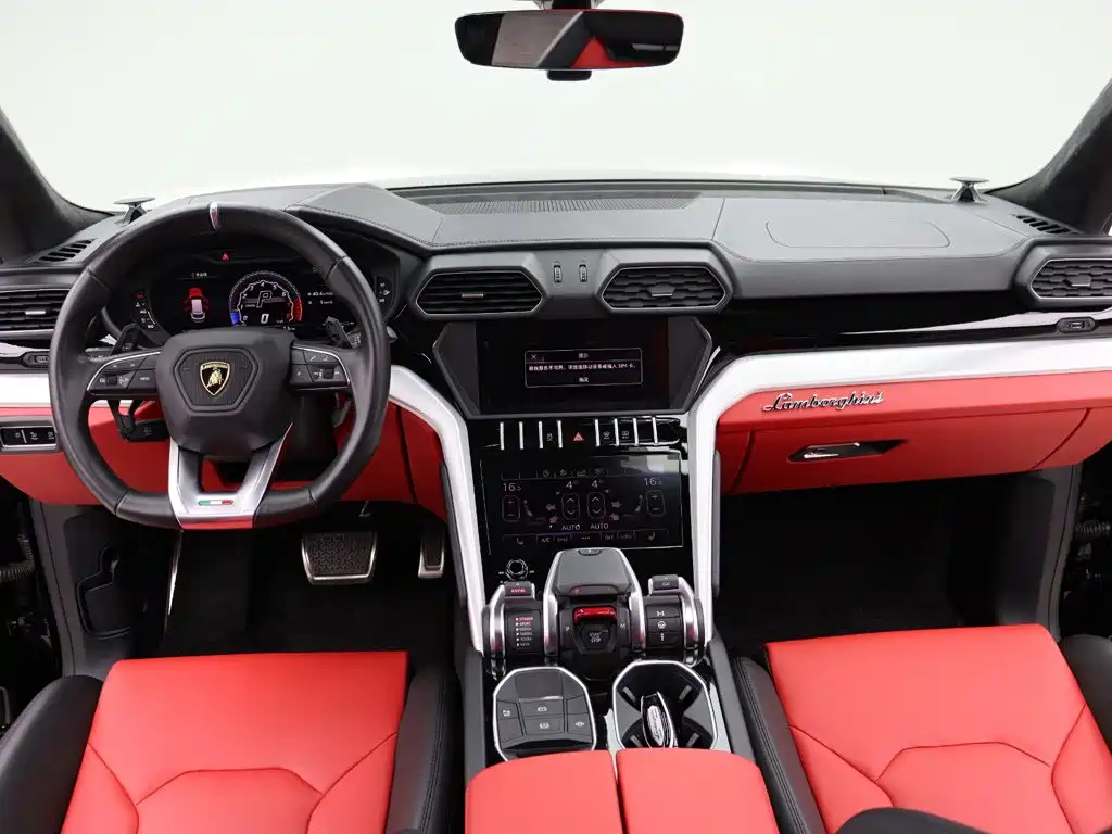 Фото 15 - Lamborghini Urus