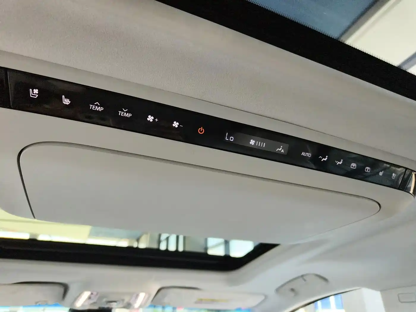 Фото 14 - Buick GL8