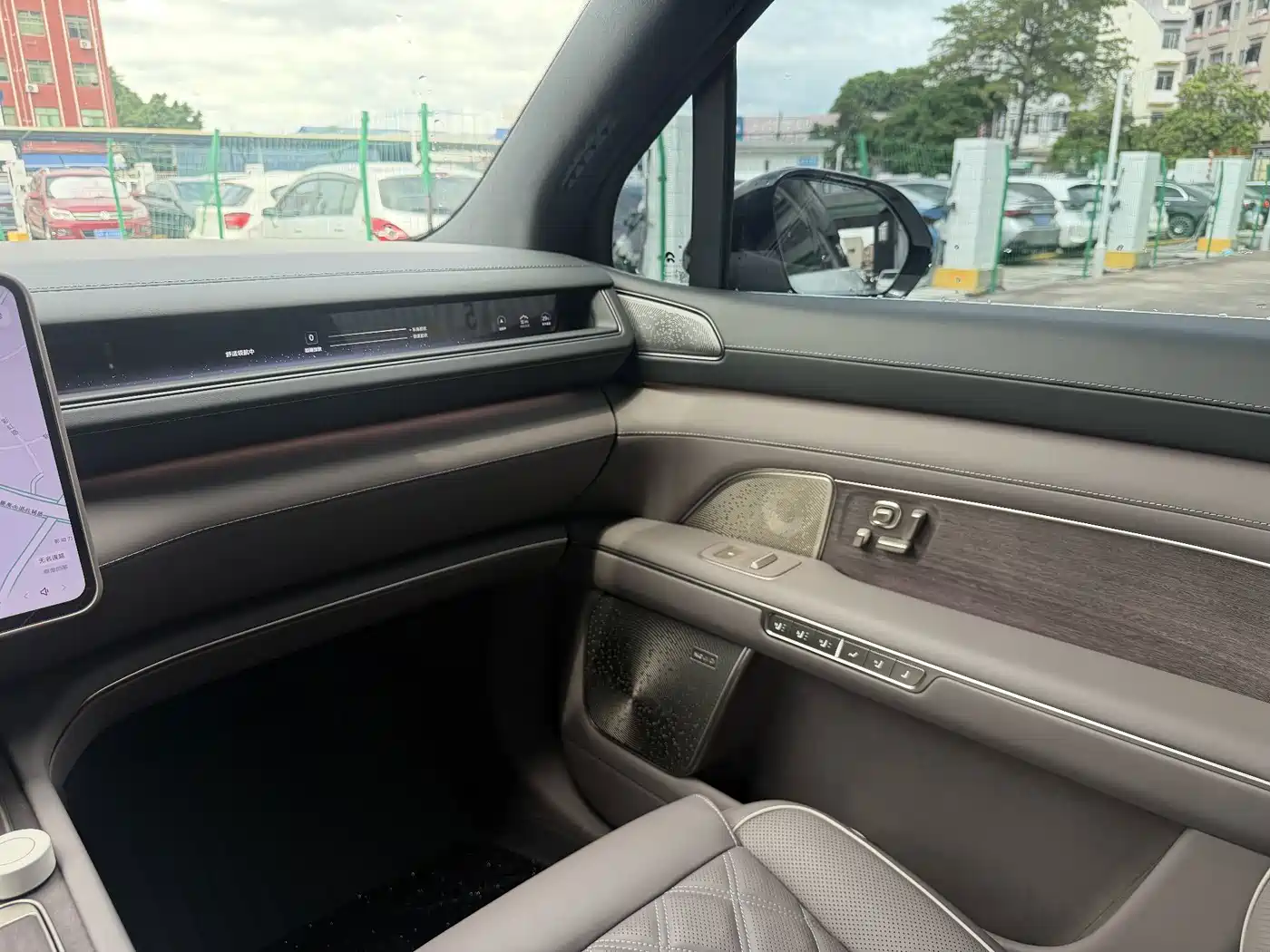 NIO ES8 2026 2025 Model 6-Seat Executive Luxury Edition